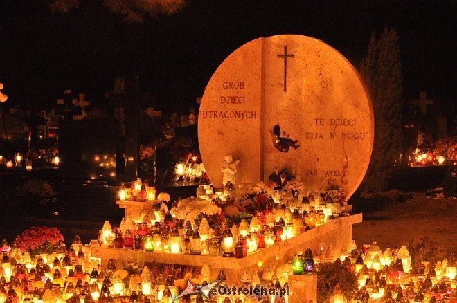 Zobacz ostrołęckie cmentarze nocą [01.11.2013] - zdjęcie #4 - eOstroleka.pl