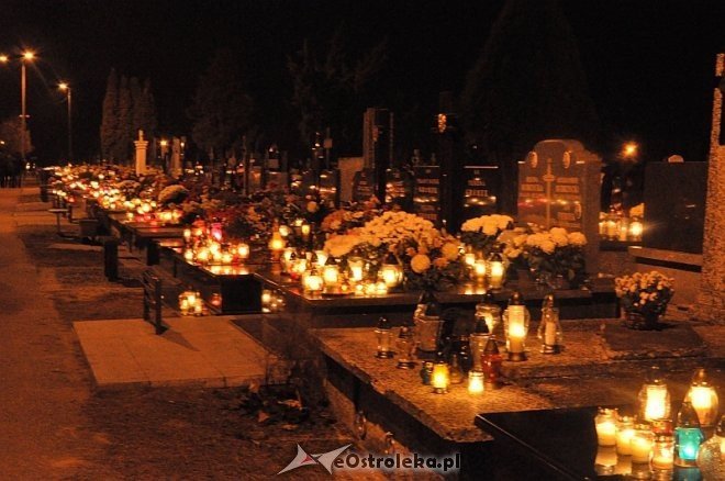 Zobacz ostrołęckie cmentarze nocą [01.11.2013] - zdjęcie #5 - eOstroleka.pl