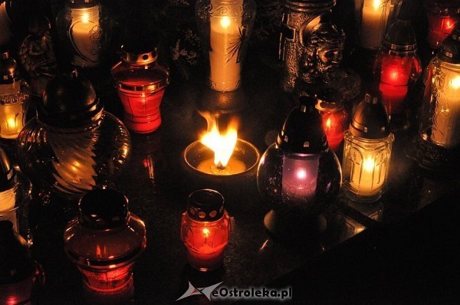 Zobacz ostrołęckie cmentarze nocą [01.11.2013] - zdjęcie #6 - eOstroleka.pl