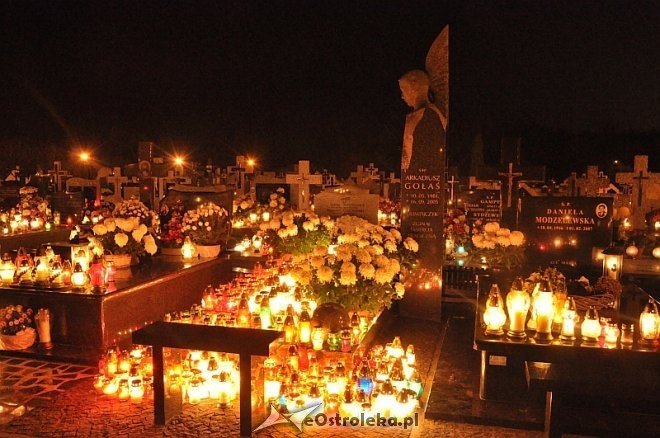 Zobacz ostrołęckie cmentarze nocą [01.11.2013] - zdjęcie #10 - eOstroleka.pl