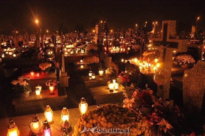 Zobacz ostrołęckie cmentarze nocą [01.11.2013] - zdjęcie #18 - eOstroleka.pl