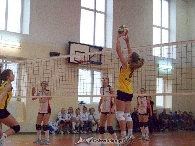 Kadetki: Nike Ostrołęka - Olimpia Węgrów (03.11.2013) - zdjęcie #33 - eOstroleka.pl