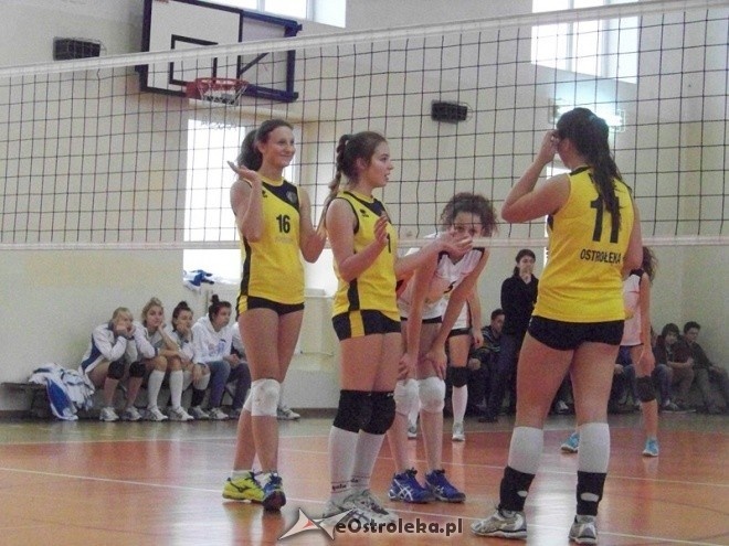 Kadetki: Nike Ostrołęka - Olimpia Węgrów (03.11.2013) - zdjęcie #23 - eOstroleka.pl