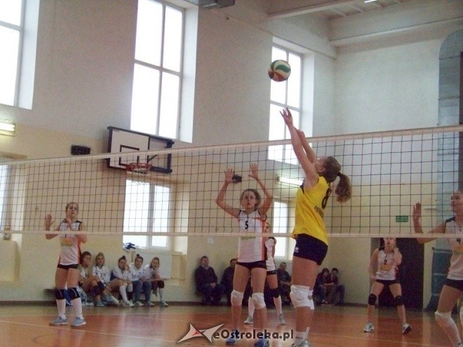 Kadetki: Nike Ostrołęka - Olimpia Węgrów (03.11.2013) - zdjęcie #18 - eOstroleka.pl