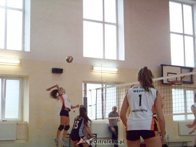 Kadetki: Nike Ostrołęka - Olimpia Węgrów (03.11.2013) - zdjęcie #1 - eOstroleka.pl