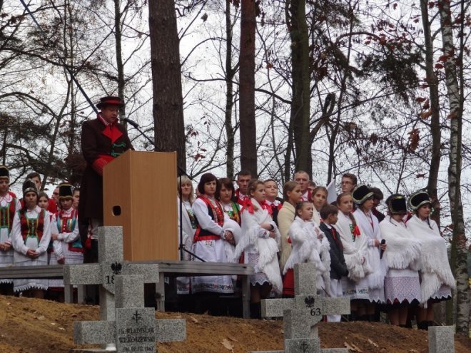 150 lat temu oddali życie za niepodległość, dzisiejsze pokolenie oddało im pamięć - zdjęcie #6 - eOstroleka.pl