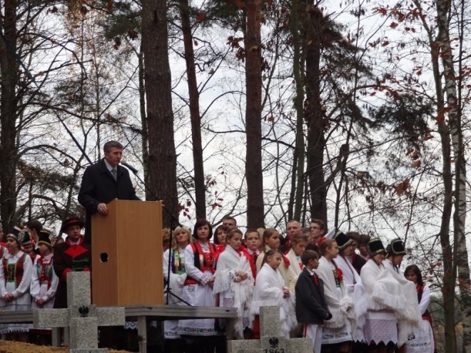 150 lat temu oddali życie za niepodległość, dzisiejsze pokolenie oddało im pamięć - zdjęcie #13 - eOstroleka.pl