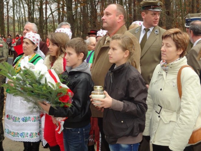 150 lat temu oddali życie za niepodległość, dzisiejsze pokolenie oddało im pamięć - zdjęcie #16 - eOstroleka.pl