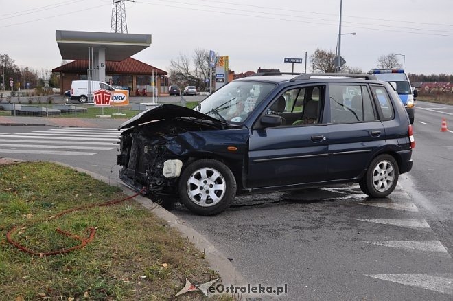 Zderzenie dwóch aut przy obwodnicy. Sprawca ukarany mandatem [04.11.2013] - zdjęcie #5 - eOstroleka.pl