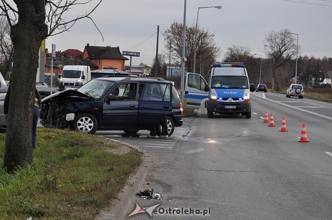 Zderzenie dwóch aut przy obwodnicy. Sprawca ukarany mandatem [04.11.2013] - zdjęcie #2 - eOstroleka.pl