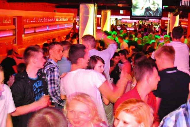 Halloween w Clubie Ibiza: Wystąpił DJ Hazel [02.11.2013] - zdjęcie #8 - eOstroleka.pl