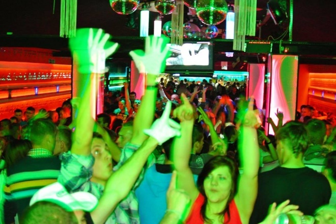 Halloween w Clubie Ibiza: Wystąpił DJ Hazel [02.11.2013] - zdjęcie #33 - eOstroleka.pl