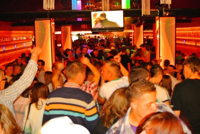 Halloween w Clubie Ibiza: Wystąpił DJ Hazel [02.11.2013] - zdjęcie #48 - eOstroleka.pl