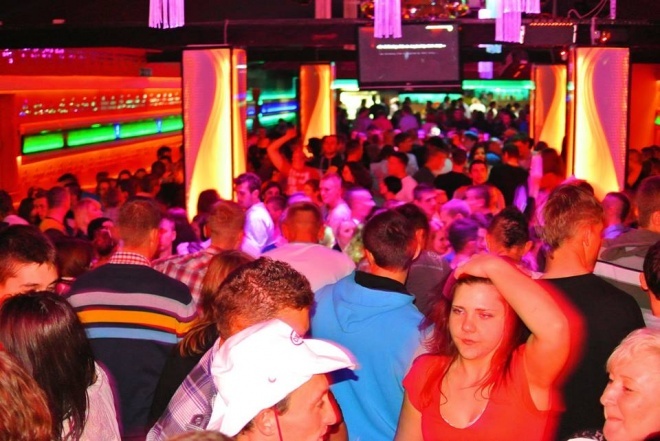 Halloween w Clubie Ibiza: Wystąpił DJ Hazel [02.11.2013] - zdjęcie #77 - eOstroleka.pl