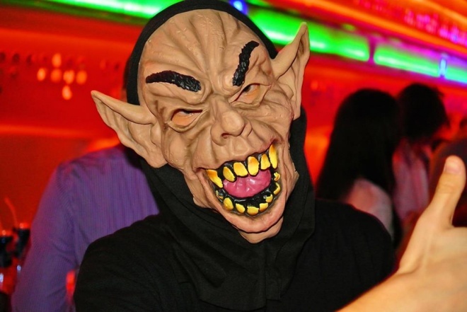 Halloween w Clubie Ibiza: Wystąpił DJ Hazel [02.11.2013] - zdjęcie #34 - eOstroleka.pl