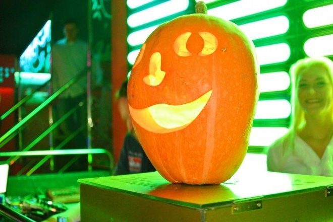 Halloween w Clubie Ibiza: Wystąpił DJ Hazel [02.11.2013] - zdjęcie #15 - eOstroleka.pl