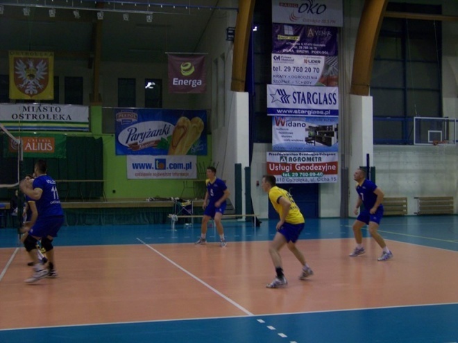 IV liga: SPS Volley Ostrołęka - Iskra Volley Zielona (03.11.2013) - zdjęcie #16 - eOstroleka.pl
