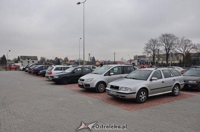 Biedronka przy Warszawskiej otwarta [07.11.2013] - zdjęcie #4 - eOstroleka.pl