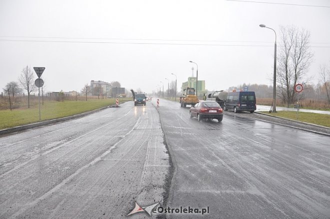 Uwaga kierowcy: Utrudnienia na Alei Jana Pawła II  [08.11.2013] - zdjęcie #9 - eOstroleka.pl