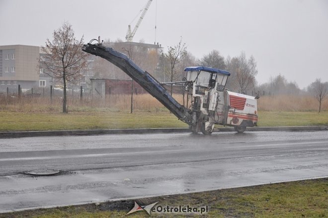 Uwaga kierowcy: Utrudnienia na Alei Jana Pawła II  [08.11.2013] - zdjęcie #6 - eOstroleka.pl