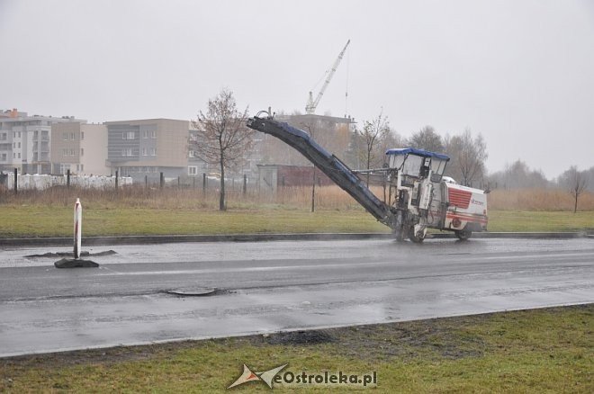 Uwaga kierowcy: Utrudnienia na Alei Jana Pawła II  [08.11.2013] - zdjęcie #5 - eOstroleka.pl