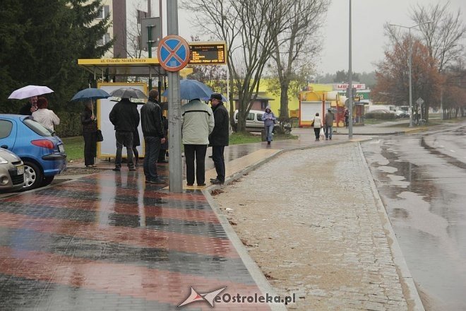 Nowa zatoczka autobusowa przy ulicy Sienkiewicza [ZDJĘCIA] - zdjęcie #11 - eOstroleka.pl