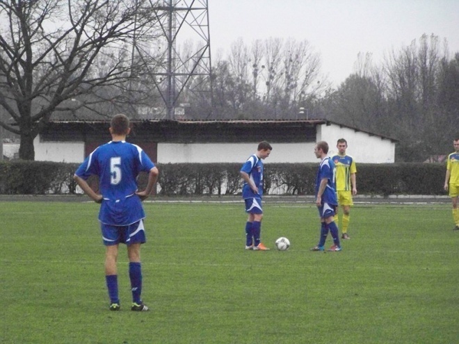 Korona HiD Ostrołęka - Wisła II Płock (09.11.2013) - zdjęcie #26 - eOstroleka.pl