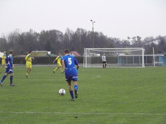 Korona HiD Ostrołęka - Wisła II Płock (09.11.2013) - zdjęcie #24 - eOstroleka.pl