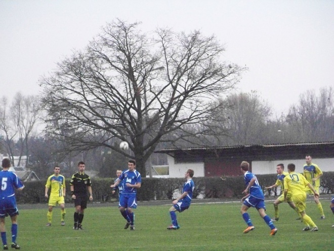 Korona HiD Ostrołęka - Wisła II Płock (09.11.2013) - zdjęcie #22 - eOstroleka.pl