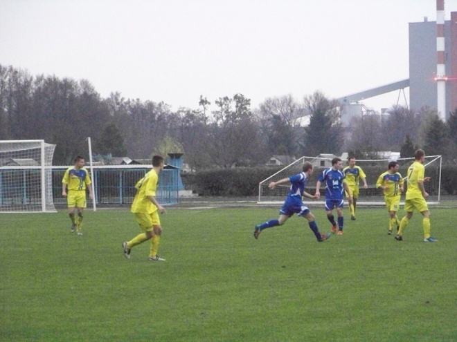 Korona HiD Ostrołęka - Wisła II Płock (09.11.2013) - zdjęcie #19 - eOstroleka.pl