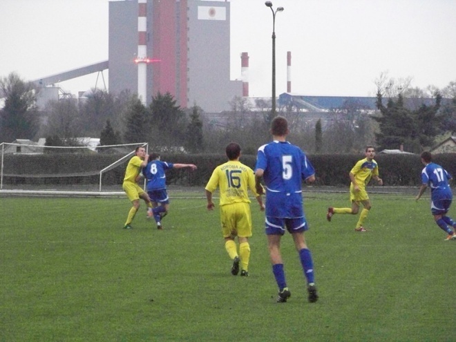 Korona HiD Ostrołęka - Wisła II Płock (09.11.2013) - zdjęcie #18 - eOstroleka.pl