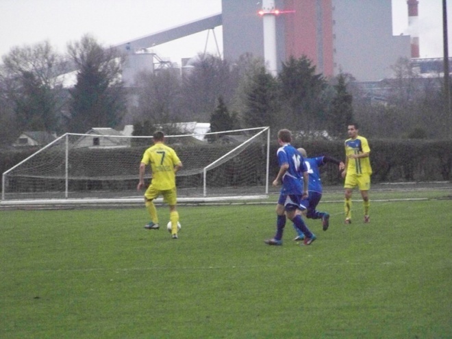 Korona HiD Ostrołęka - Wisła II Płock (09.11.2013) - zdjęcie #17 - eOstroleka.pl