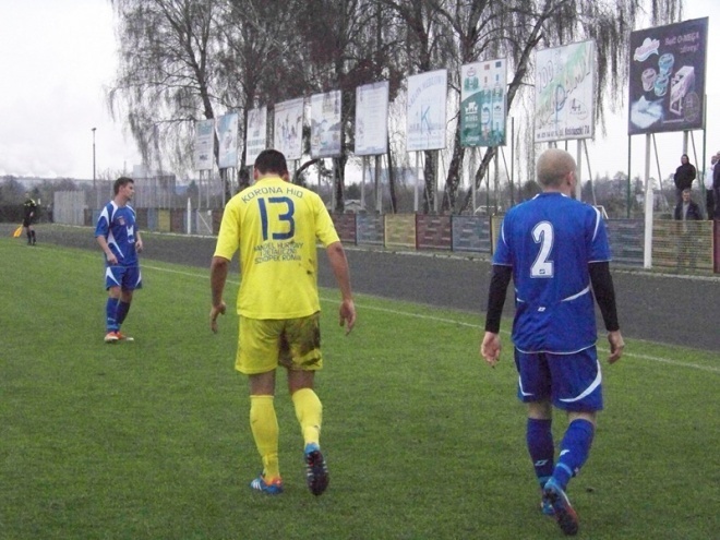 Korona HiD Ostrołęka - Wisła II Płock (09.11.2013) - zdjęcie #16 - eOstroleka.pl