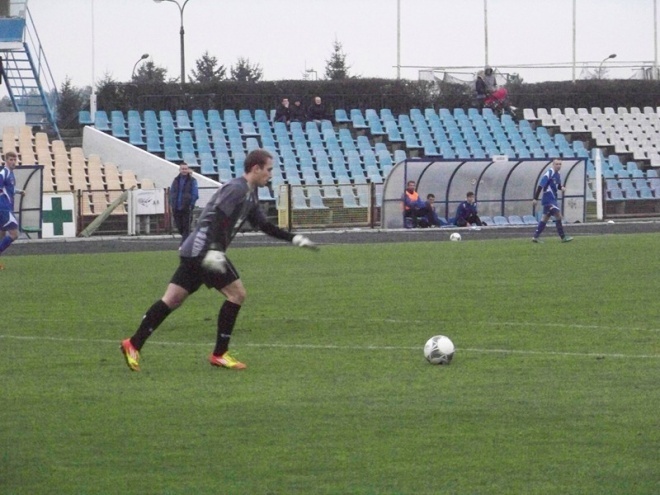 Korona HiD Ostrołęka - Wisła II Płock (09.11.2013) - zdjęcie #14 - eOstroleka.pl