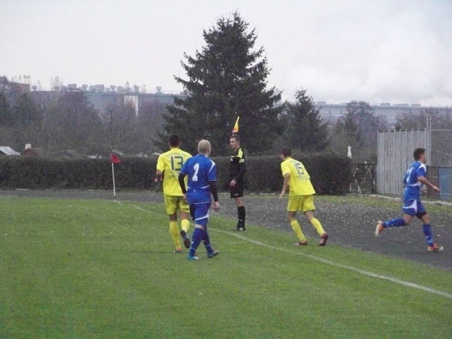 Korona HiD Ostrołęka - Wisła II Płock (09.11.2013) - zdjęcie #12 - eOstroleka.pl