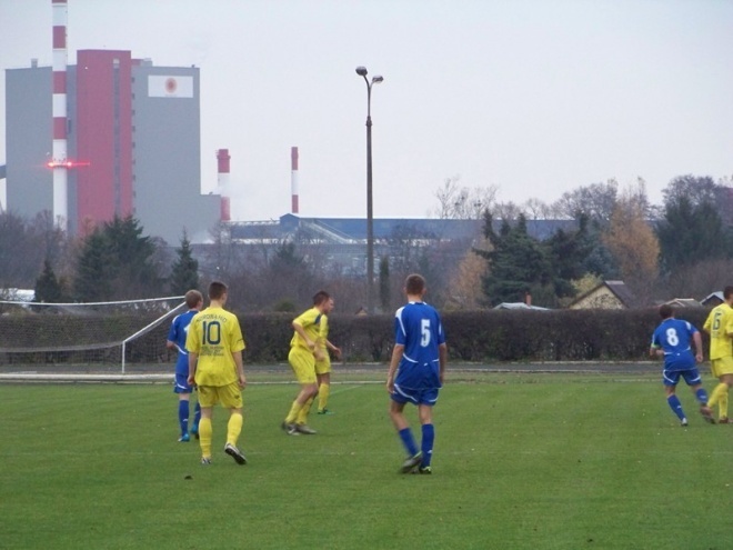 Korona HiD Ostrołęka - Wisła II Płock (09.11.2013) - zdjęcie #11 - eOstroleka.pl
