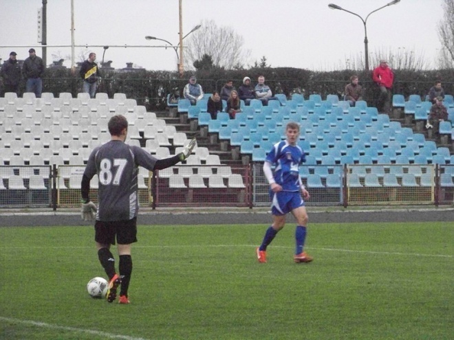Korona HiD Ostrołęka - Wisła II Płock (09.11.2013) - zdjęcie #7 - eOstroleka.pl