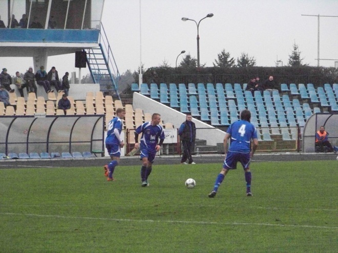 Korona HiD Ostrołęka - Wisła II Płock (09.11.2013) - zdjęcie #6 - eOstroleka.pl