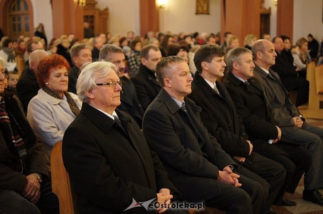 Msza św. w intencji zmarłych samorządowców z Ostrołęki i powiatu [10.11.2013] - zdjęcie #9 - eOstroleka.pl