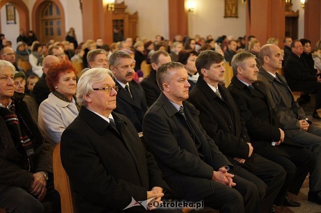 Msza św. w intencji zmarłych samorządowców z Ostrołęki i powiatu [10.11.2013] - zdjęcie #7 - eOstroleka.pl