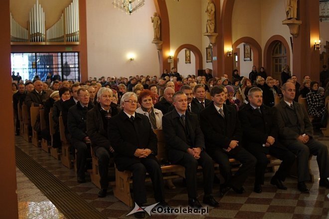 Msza św. w intencji zmarłych samorządowców z Ostrołęki i powiatu [10.11.2013] - zdjęcie #4 - eOstroleka.pl