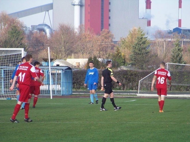 Narew Ostrołęka - KS Łomianki (10.11.2013) - zdjęcie #51 - eOstroleka.pl