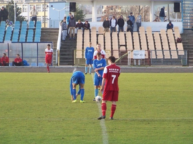 Narew Ostrołęka - KS Łomianki (10.11.2013) - zdjęcie #26 - eOstroleka.pl