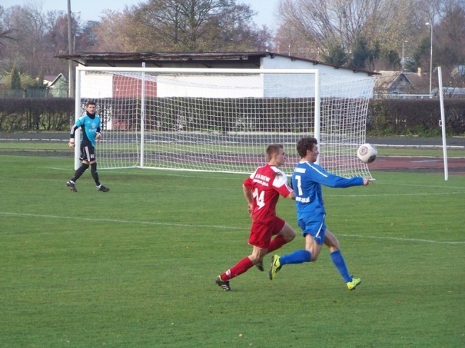 Narew Ostrołęka - KS Łomianki (10.11.2013) - zdjęcie #24 - eOstroleka.pl