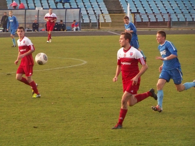 Narew Ostrołęka - KS Łomianki (10.11.2013) - zdjęcie #14 - eOstroleka.pl