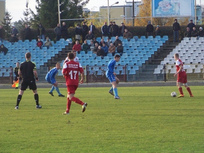 Narew Ostrołęka - KS Łomianki (10.11.2013) - zdjęcie #29 - eOstroleka.pl