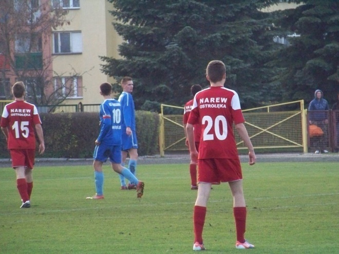 Narew Ostrołęka - KS Łomianki (10.11.2013) - zdjęcie #4 - eOstroleka.pl