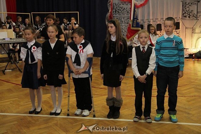 Dzień Patrona w SP nr 6 im. Orła Białego w Ostrołęce [13.11.2013] - zdjęcie #31 - eOstroleka.pl