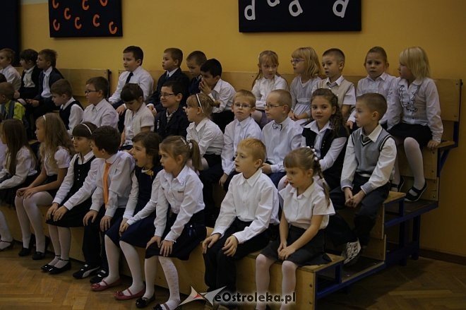 Ślubowanie pierwszoklasistów ze Szkoły Podstawowej nr 6 w Ostrołęce [13.11.2013] - zdjęcie #53 - eOstroleka.pl