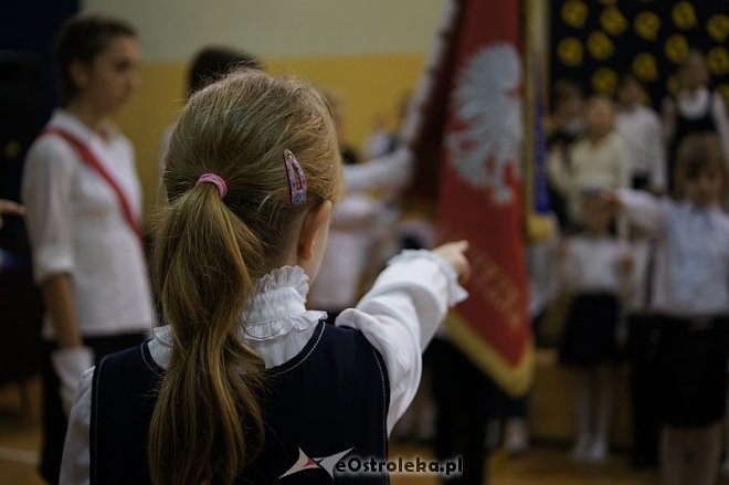 Ślubowanie pierwszoklasistów ze Szkoły Podstawowej nr 6 w Ostrołęce [13.11.2013] - zdjęcie #21 - eOstroleka.pl